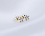 14k gold plated oorknopjes met zirkonia stenen in de vorm van een bloem