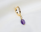 Handgemaakte 14k gold plated oorbel met ingelegde zirkonia en een amethist hanger