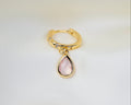 Handgemaakte 14k gold plated oorbel met ingelegde zirkonia en een druppelvormige hanger van roze zirkonia
