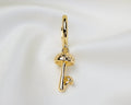 Handgemaakte 14k gold plated oorbel met een paddenstoel hanger