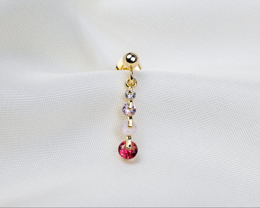 Handgemaakt 14k gold plated oorknopje met hanger van roze ronde zirkonia