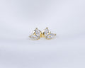 14k gold plated oorknopjes met zirkonia stenen in de vorm van bloemblaadjes