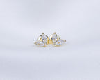 14k gold plated oorknopjes met zirkonia stenen in de vorm van bloemblaadjes