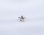 14k gold plated oorknopje met zirkonia stenen in de vorm van een bloem