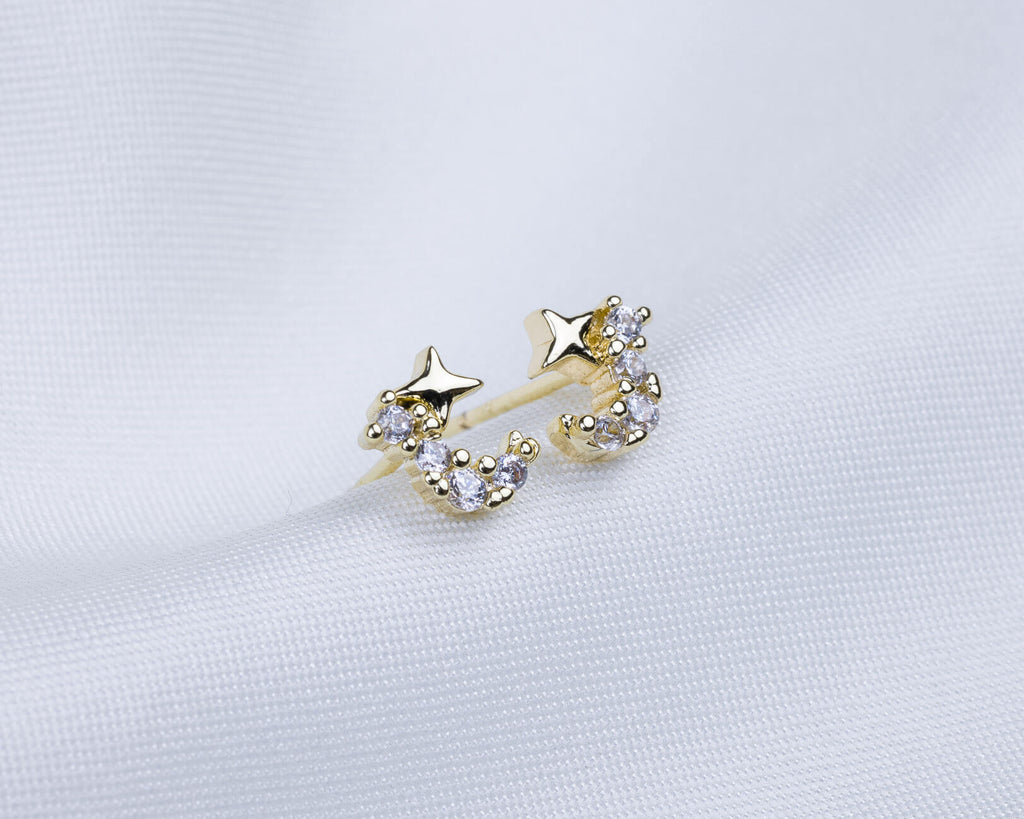 14k gold plated knopjes in de vorm van een maan met ster en zirkonia stenen