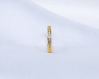 Zircon Huggie