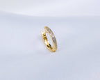 Zircon Huggie